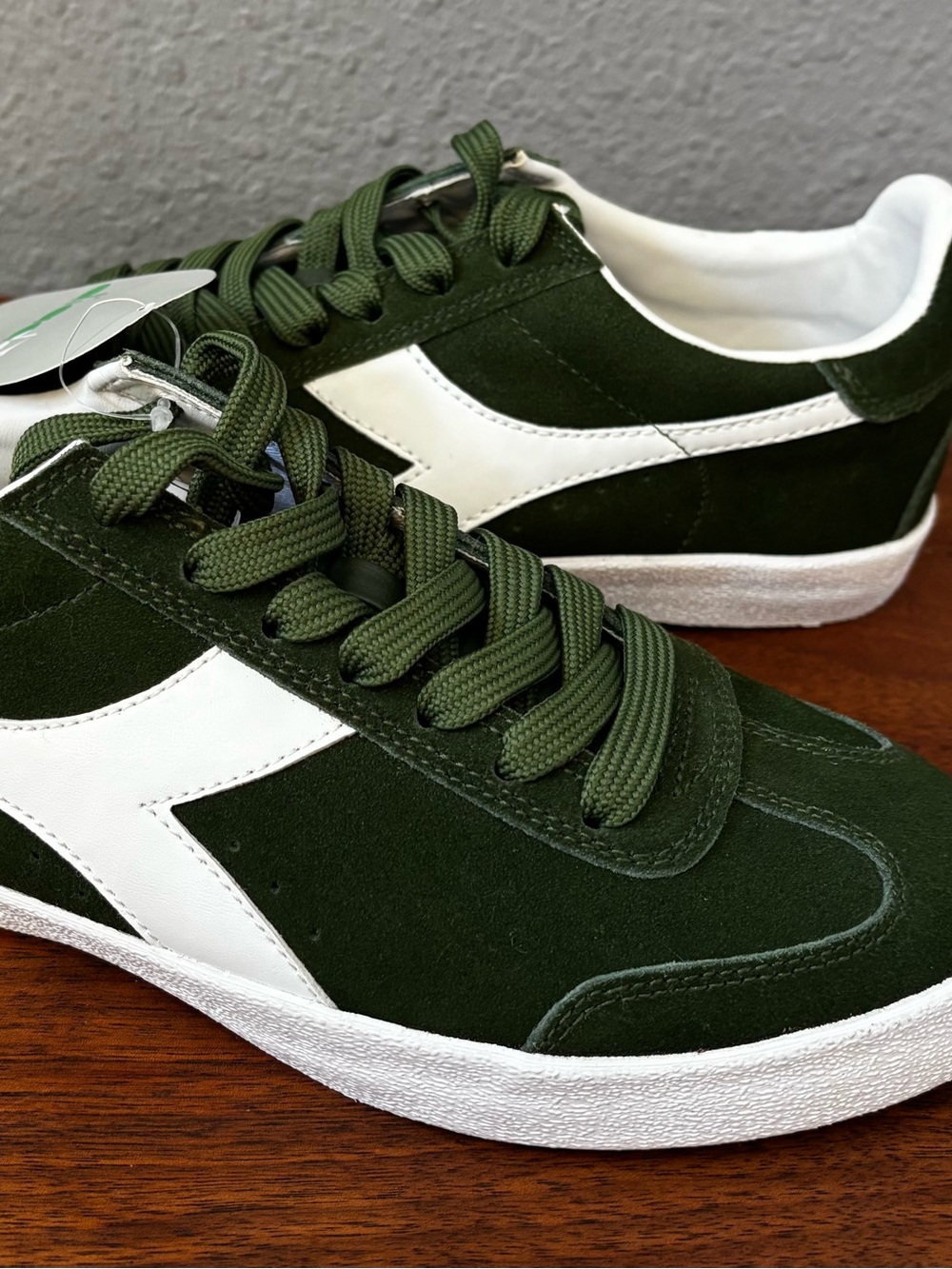Diadora Men's Olive Green Suede Sneakers with White Stripe NWT Women 9